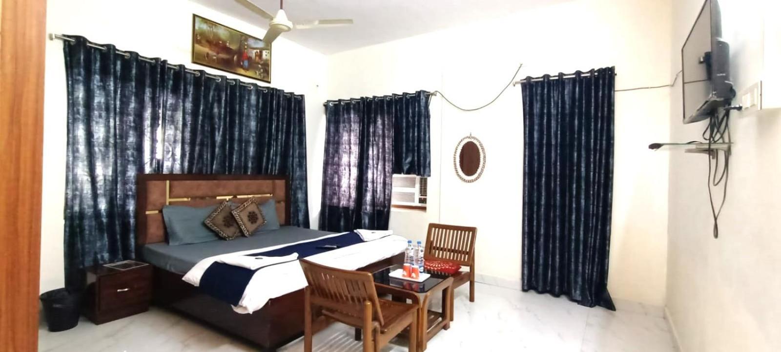 Zora Park Luxury Rooms Visakhapatnam Exteriör bild
