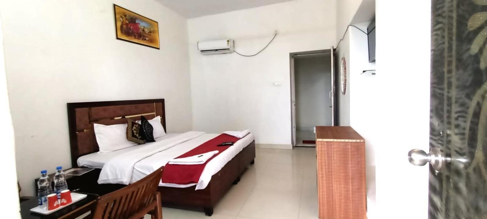 Zora Park Luxury Rooms Visakhapatnam Exteriör bild