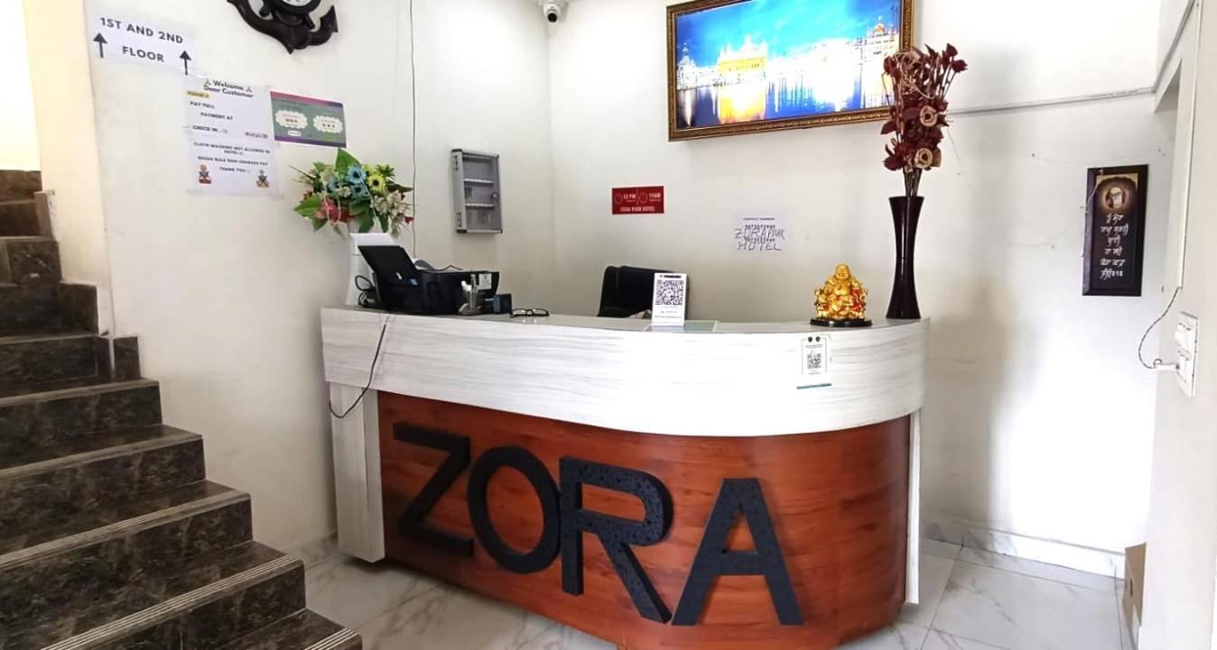 Zora Park Luxury Rooms Visakhapatnam Exteriör bild