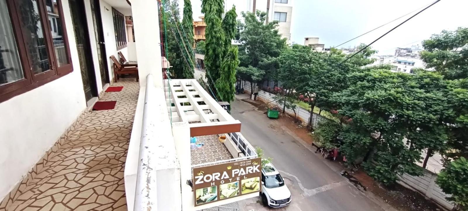 Zora Park Luxury Rooms Visakhapatnam Exteriör bild