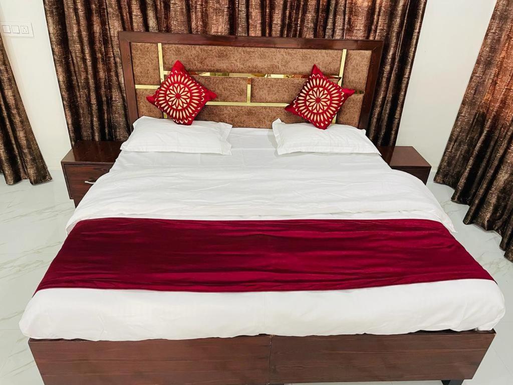Zora Park Luxury Rooms Visakhapatnam Exteriör bild