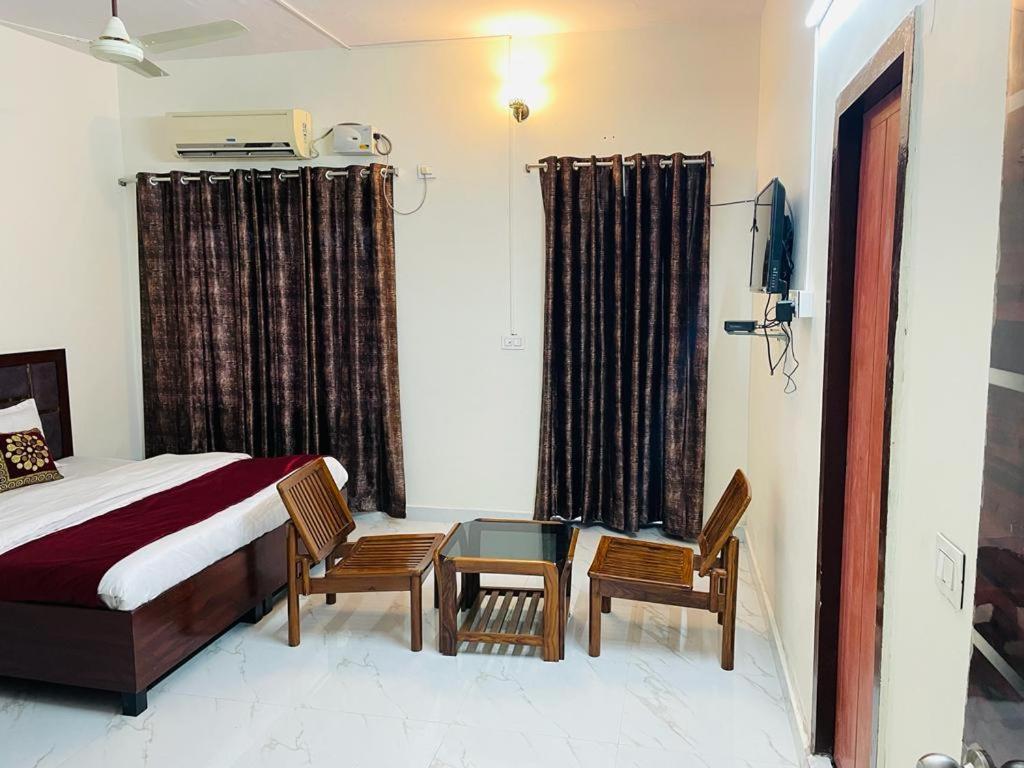 Zora Park Luxury Rooms Visakhapatnam Exteriör bild